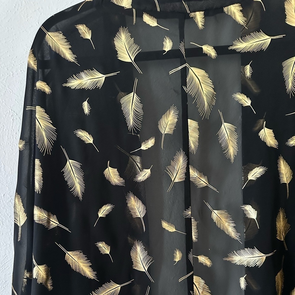 🌟SALE🌟Honey punch black robe with gold feathers size large - Picture 7 of 7